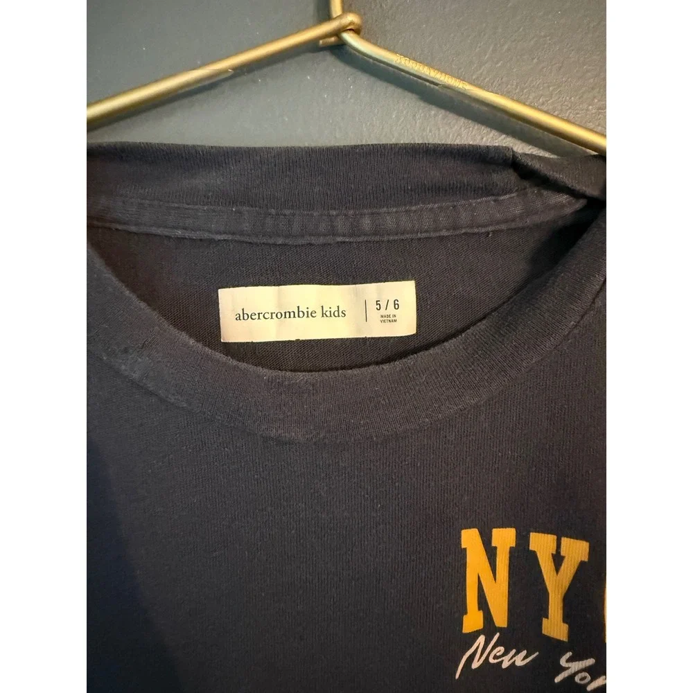 Abercrombie Kids NYC New York The Big Apple Graphic Long Sleeve Tee Gray 5/6